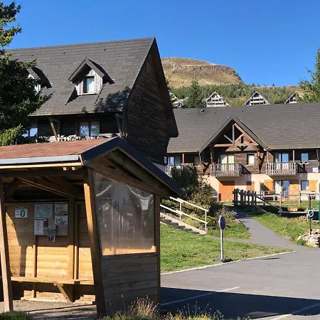 Le De Lamarmotte T3 Rénové Avec Terrasse Sud En Rez De Jardin * Super-Besse